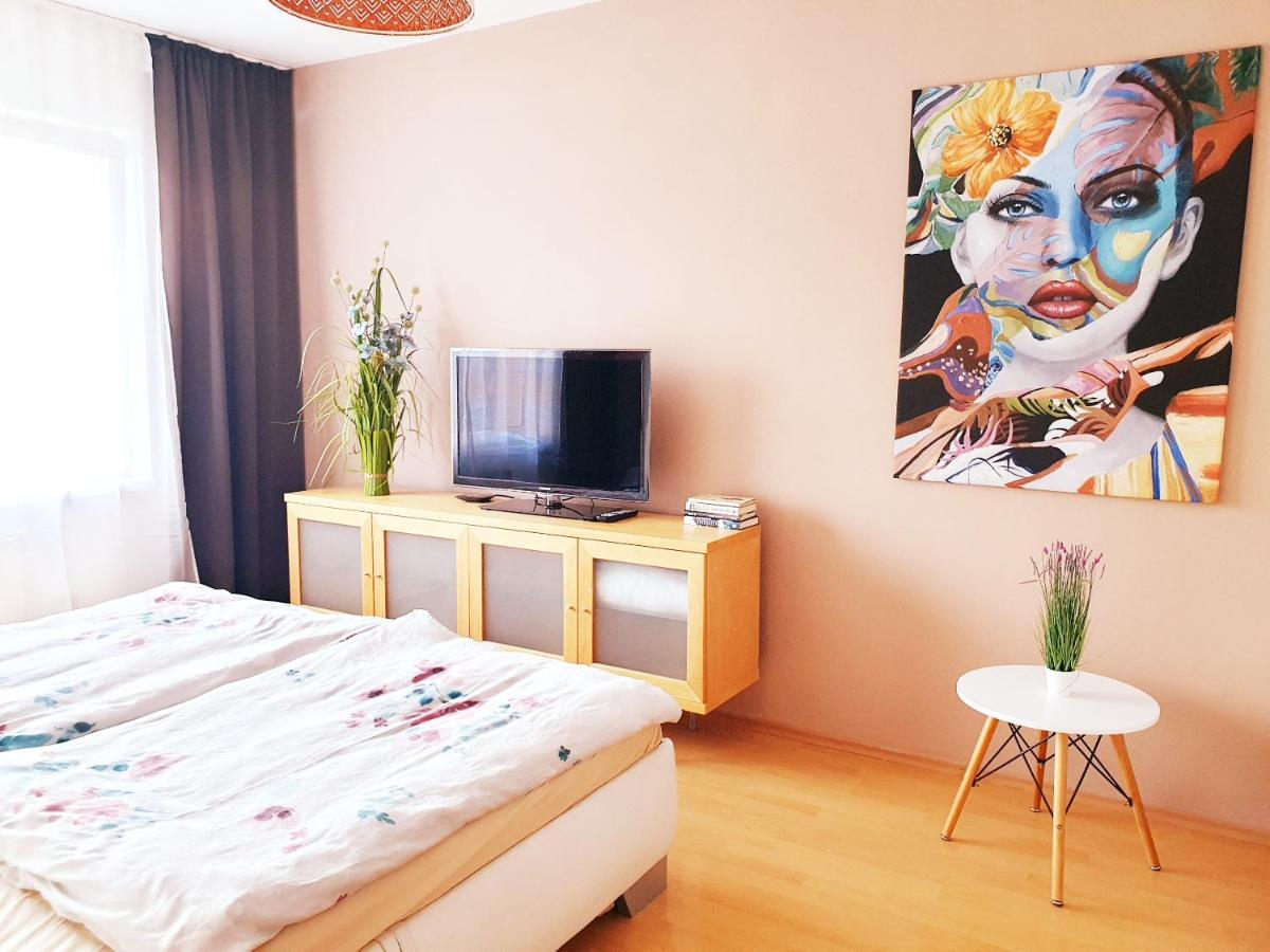 Apartman Terminal, Self Check-In 24 H, Free Parking Banská Bystrica Exterior foto